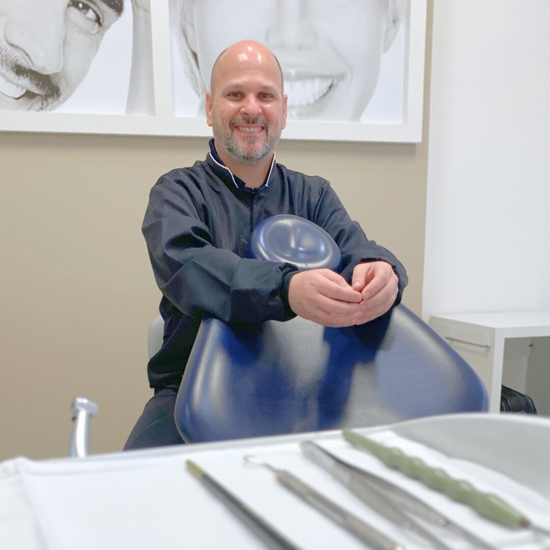 Implantes Dentários - Dr. Humberto Berwanger - Cirurgião-dentista 5 Humberto Berwanger 1080x1080 1