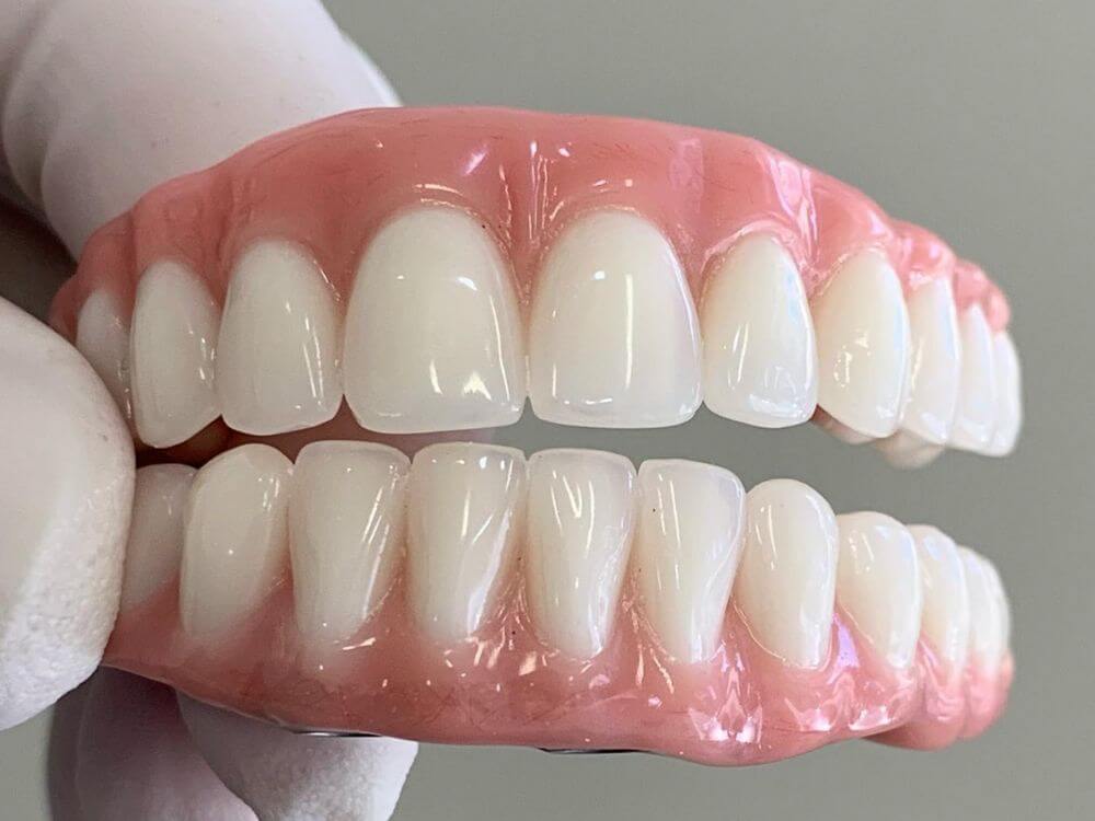 Implantes Dentários - Dr. Humberto Berwanger - Cirurgião-dentista 21 61