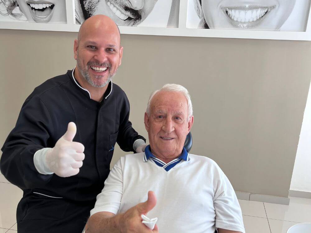 Implantes Dentários - Dr. Humberto Berwanger - Cirurgião-dentista 13 81